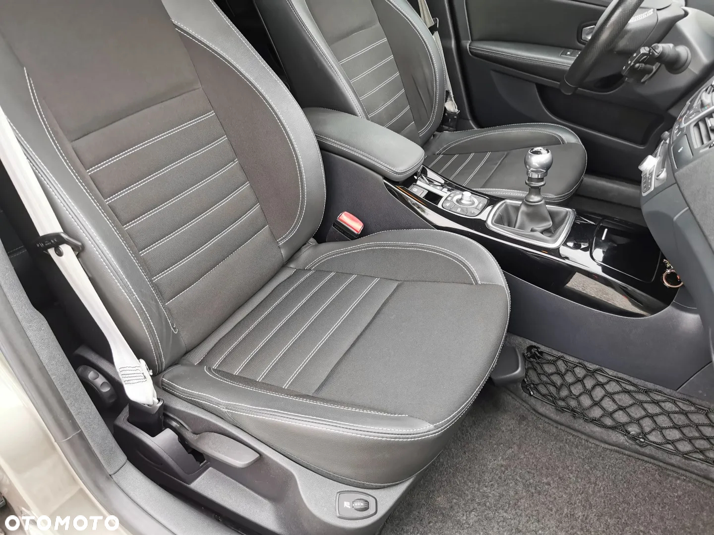 Renault Laguna Grandtour dCi 150 FAP Bose - 11