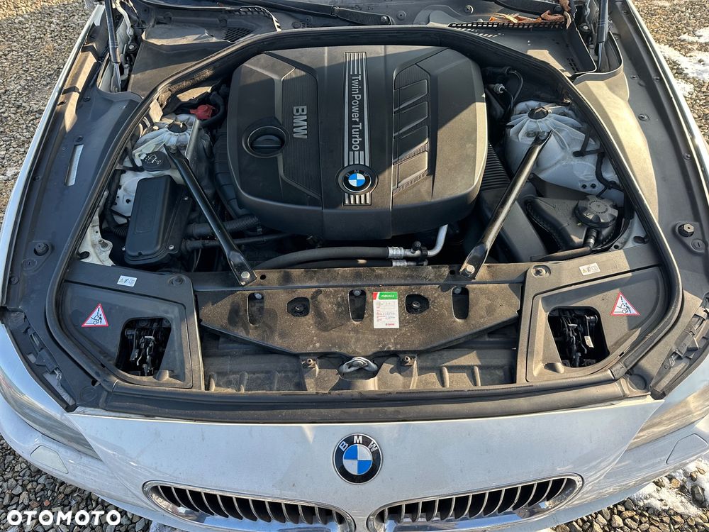 BMW Seria 5 525d xDrive Sport-Aut - 10