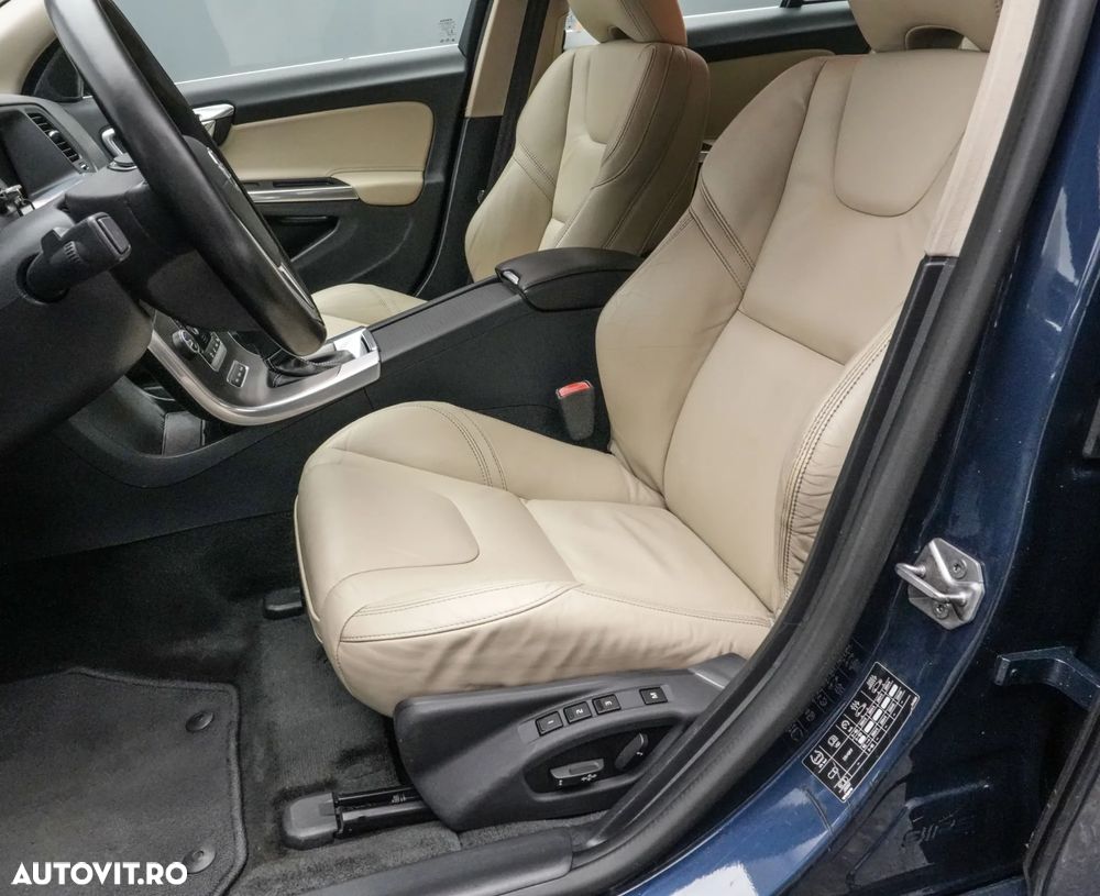 Volvo V60 D5 Summum - 14