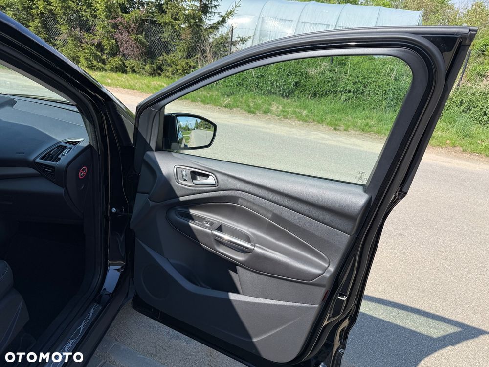 Ford Kuga 1.5 EcoBoost 2x4 Trend - 32