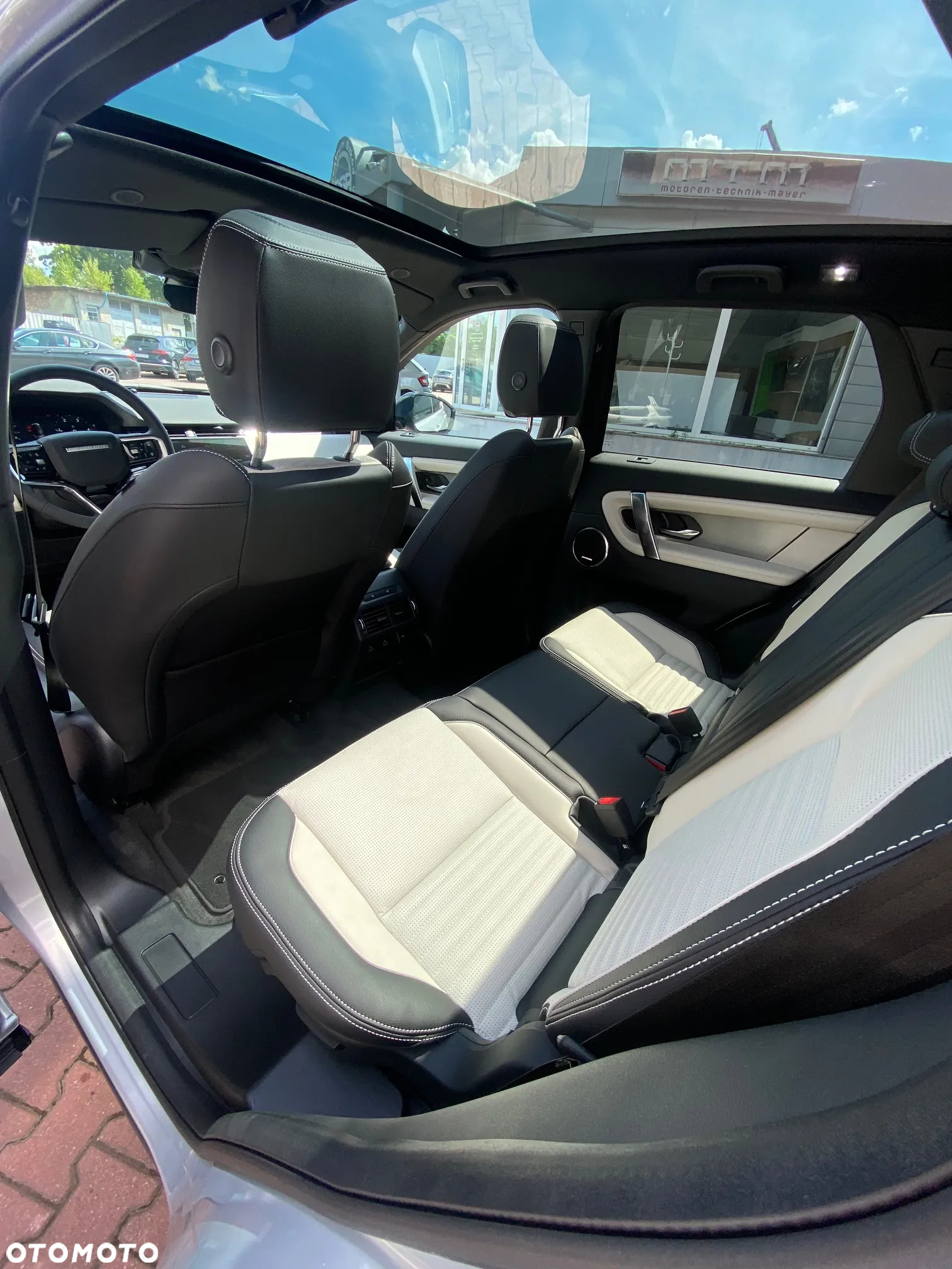 Land Rover Discovery Sport 2.0 D200 mHEV R-Dynamic SE - 12