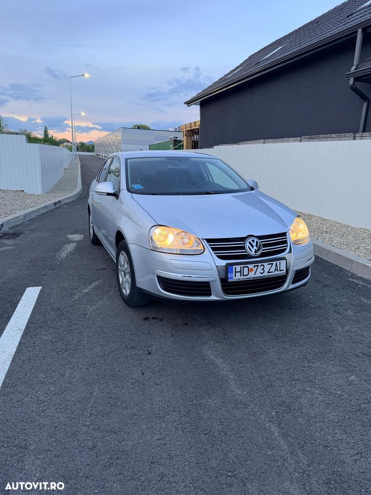 Volkswagen Jetta - 1