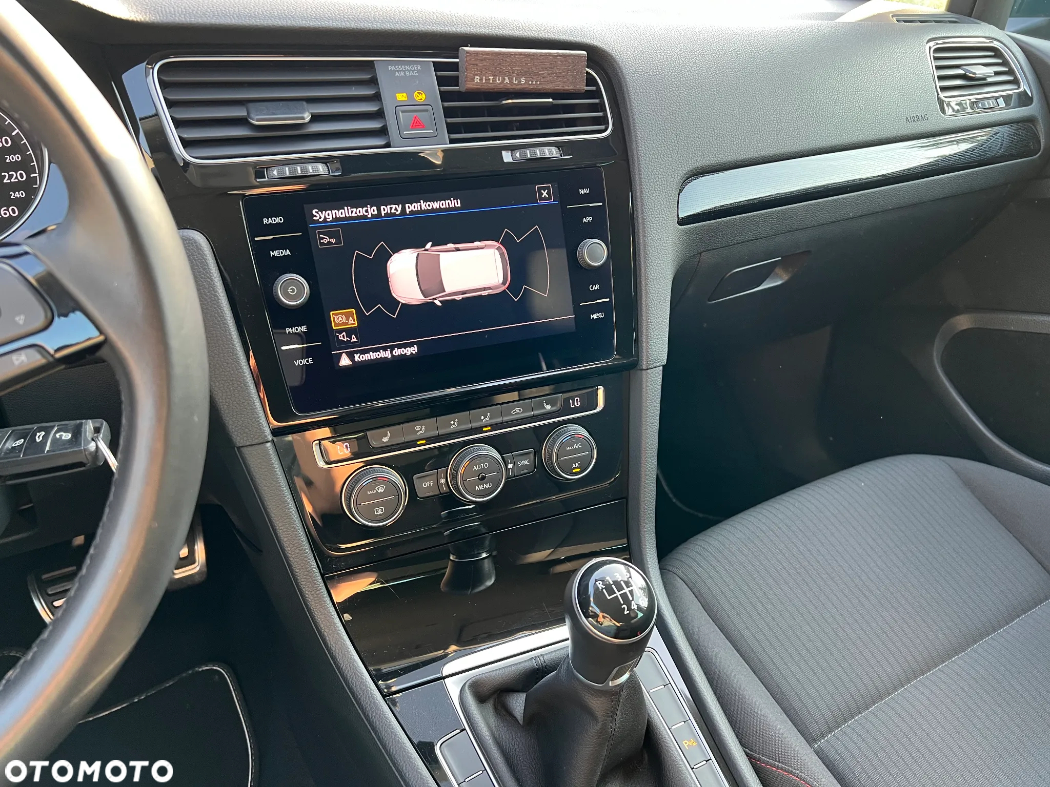 Volkswagen Golf VII 1.4 TSI BMT Highline - 24