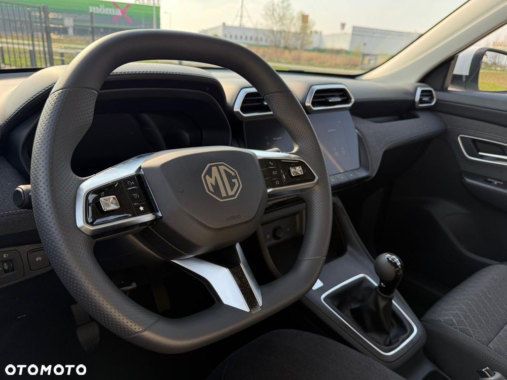 MG ZS - 11