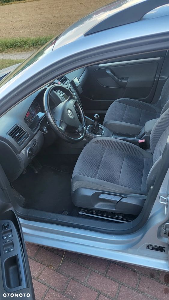Volkswagen Golf 1.9 TDI DPF Sportline - 5