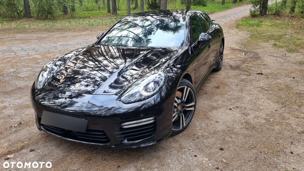 Porsche Panamera Turbo - 1