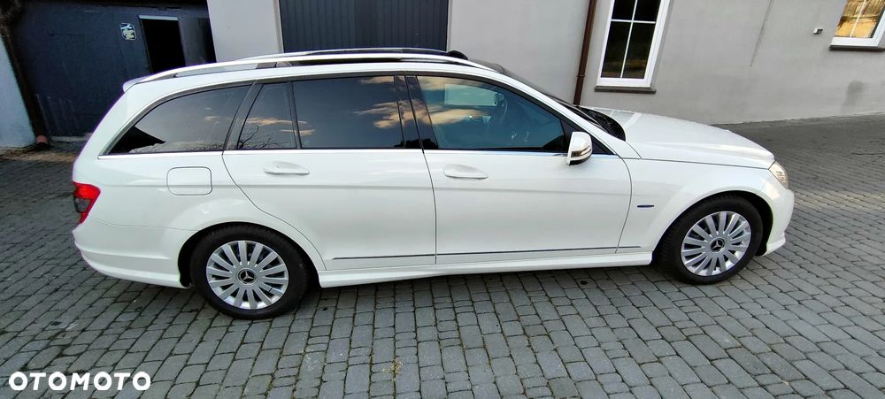 Mercedes-Benz Klasa C 180 CGI Automatik BlueEFFICIENCY Avantgarde - 2