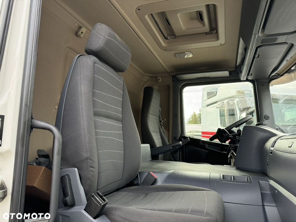 Scania P 320 / KONTENER 8.40 / Winda/ - 27