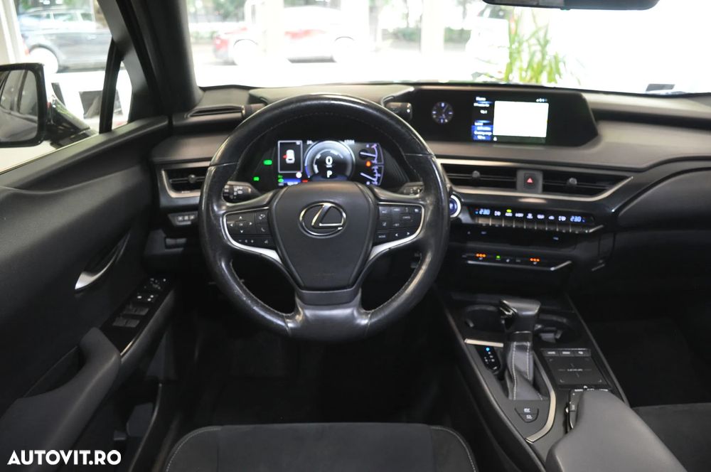 Lexus UX 250h FWD Executive - 15