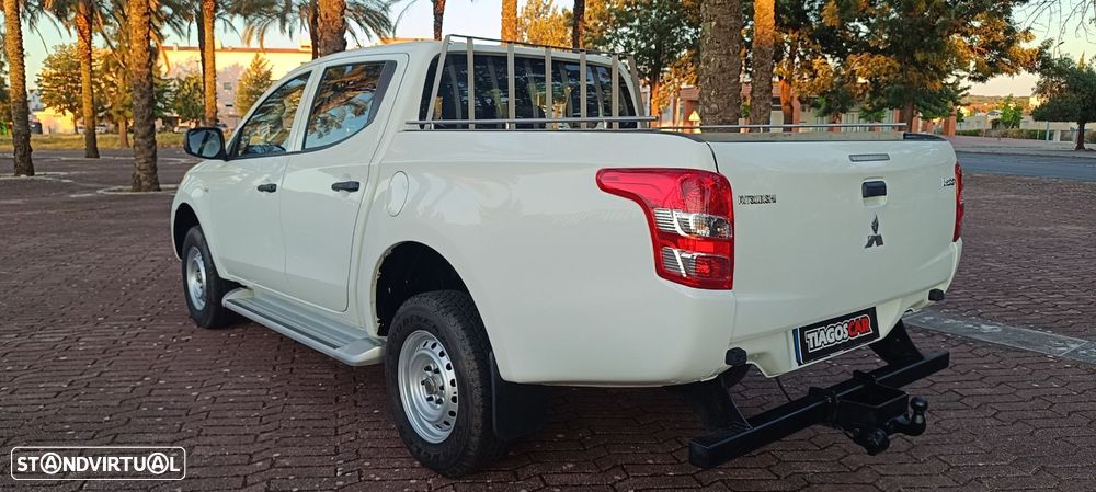 Mitsubishi L200 2.4 DI-D CD Invite 2WD - 33