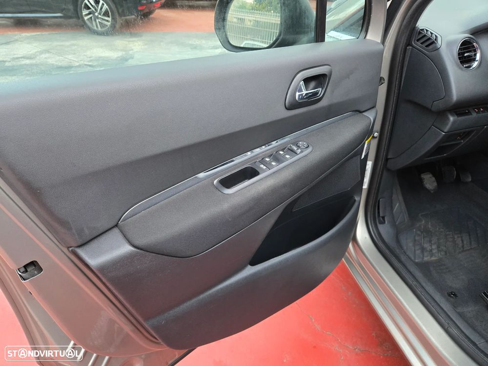Peugeot 5008 1.6 HDi Premium - 19