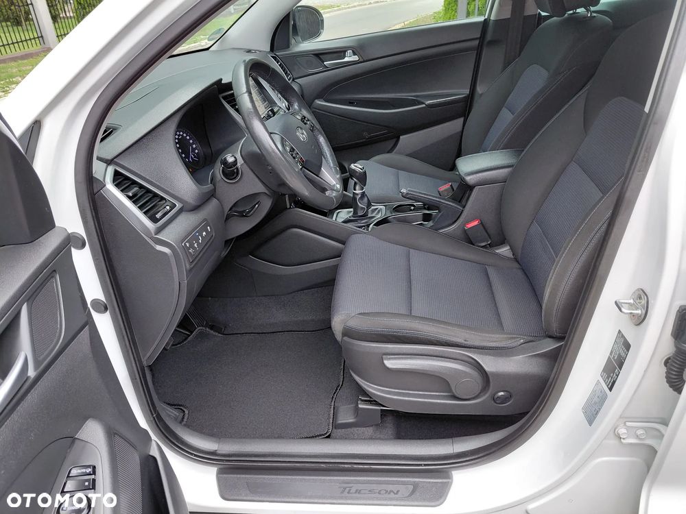 Hyundai Tucson 1.6 GDI BlueDrive Style 2WD - 27
