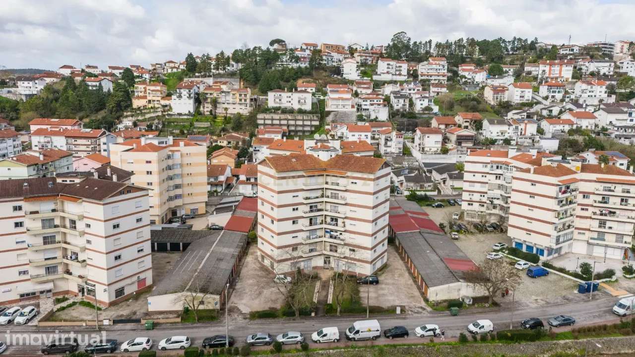 Apartamento T3 com garagem em Bairro de Santa Apolónia