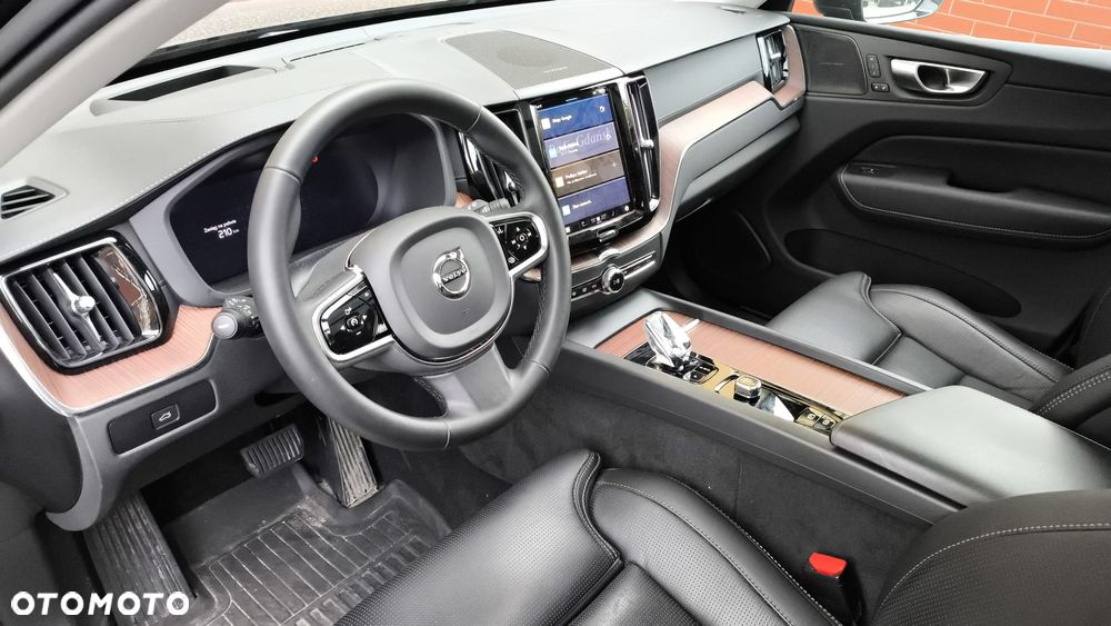 Volvo XC 60 B5 B AWD Ultimate Dark - 5