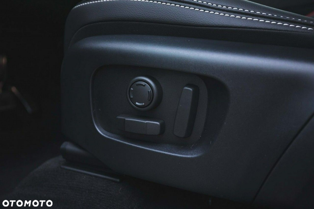 Land Rover Discovery Sport - 30