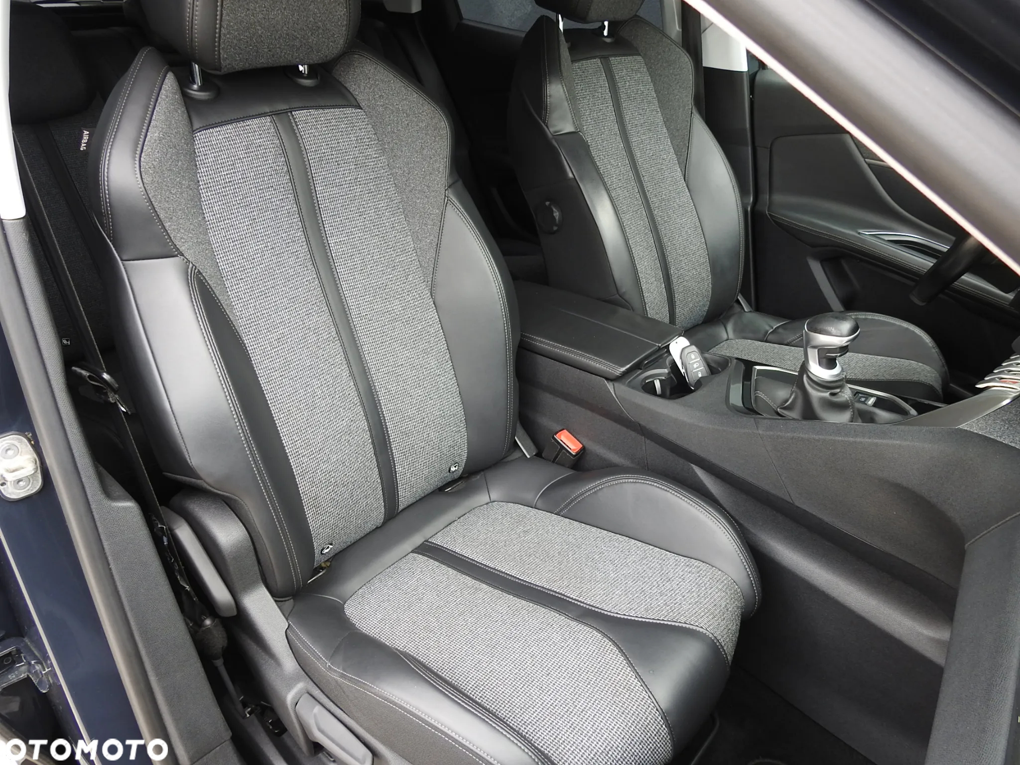 Peugeot 3008 1.6 BlueHDi Allure S&S - 11