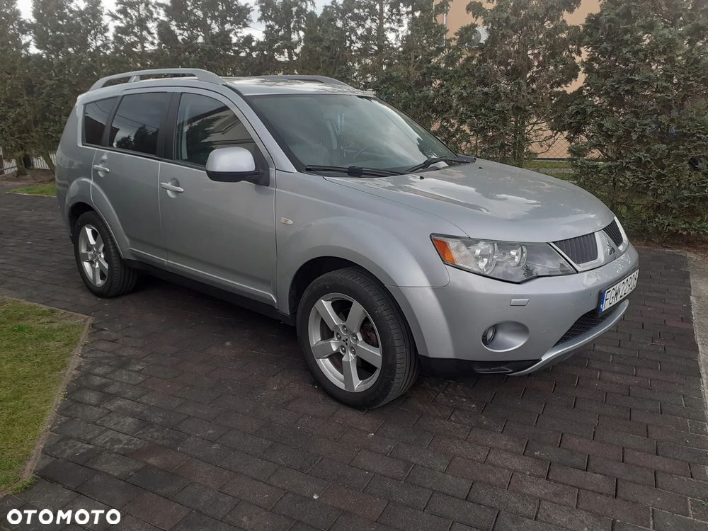 Mitsubishi Outlander 2.0 DID Instyle - 2