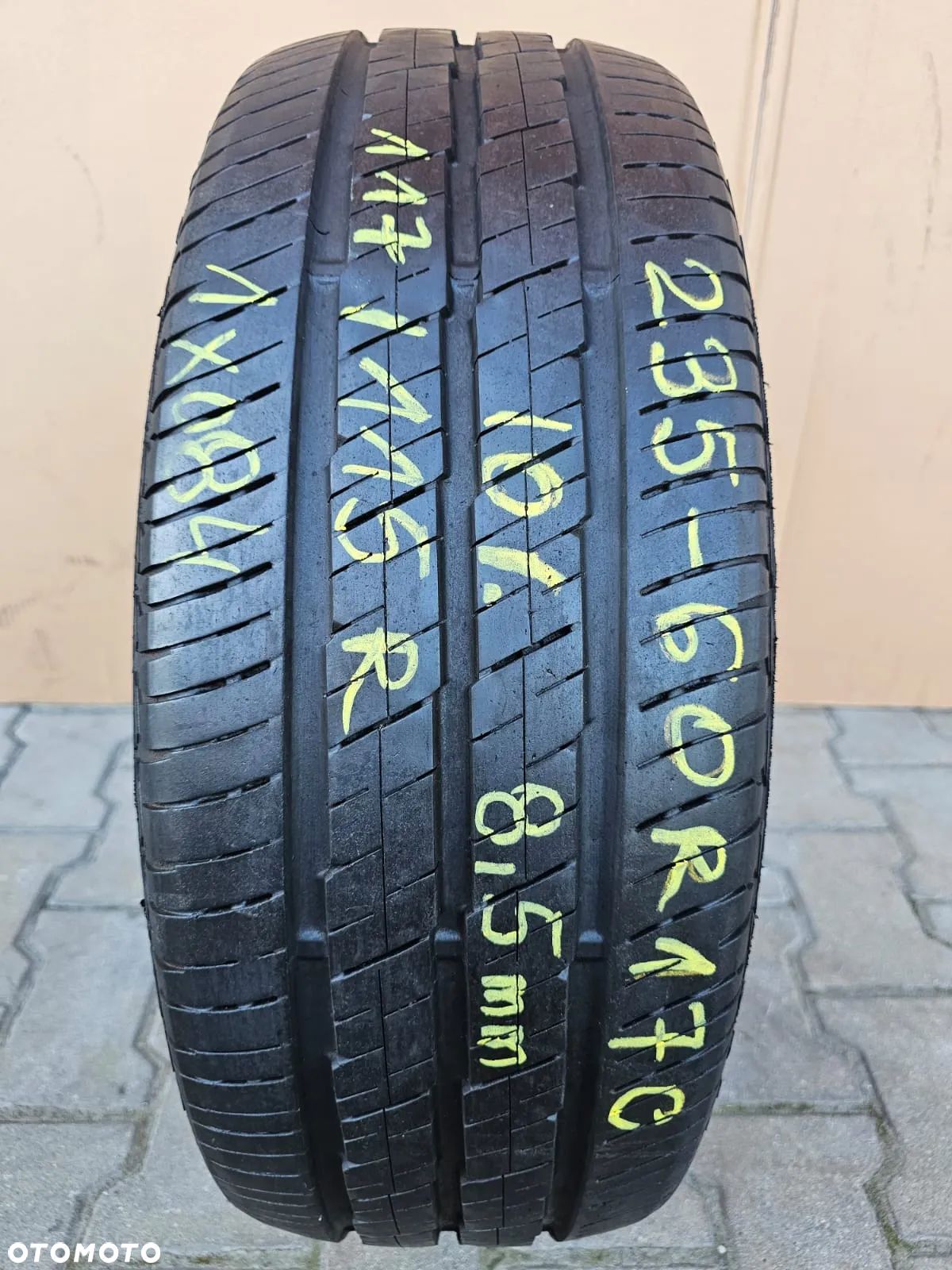 (O84) 235/60R17C 117/115R 8,2mm 10r BUS / Continental Vanco 2 - 1
