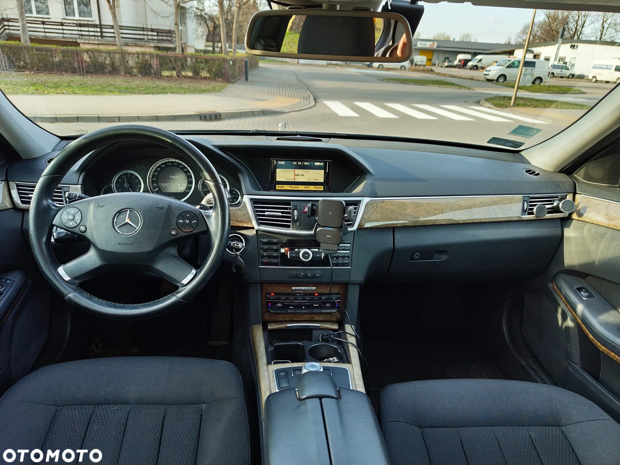 Mercedes-Benz Klasa E 250 CGI BlueEffICIENCY - 7