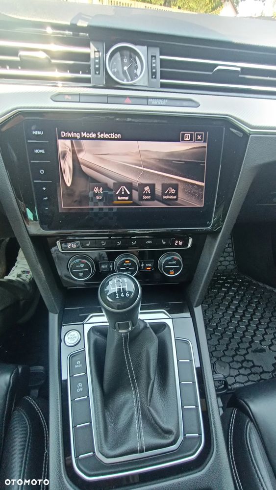 Volkswagen Passat 2.0 TDI BMT Highline - 26