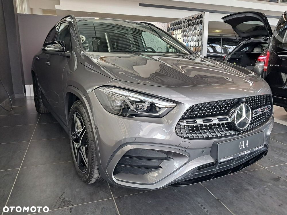 Mercedes-Benz GLA - 9