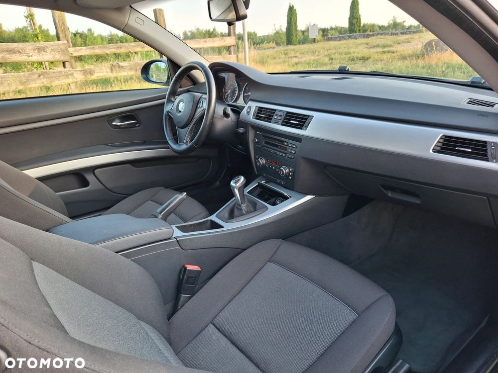 BMW Seria 3 320i - 31