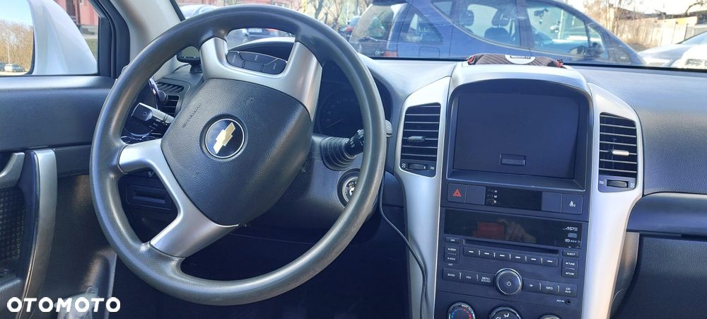 Chevrolet Captiva 2.4 LS 5os - 3