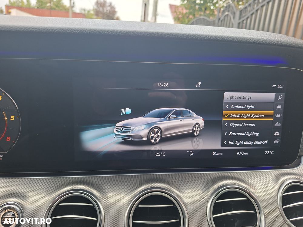 Mercedes-Benz E 220 d 4MATIC Aut. - 25