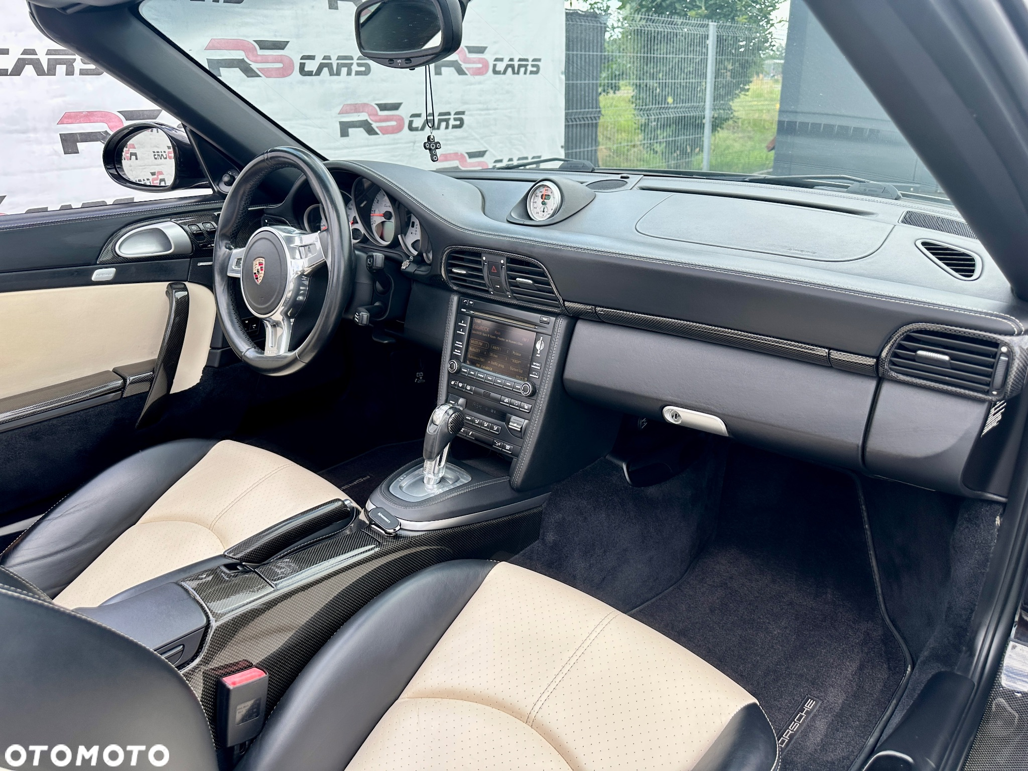 Porsche 911 Turbo S Cabrio - 33