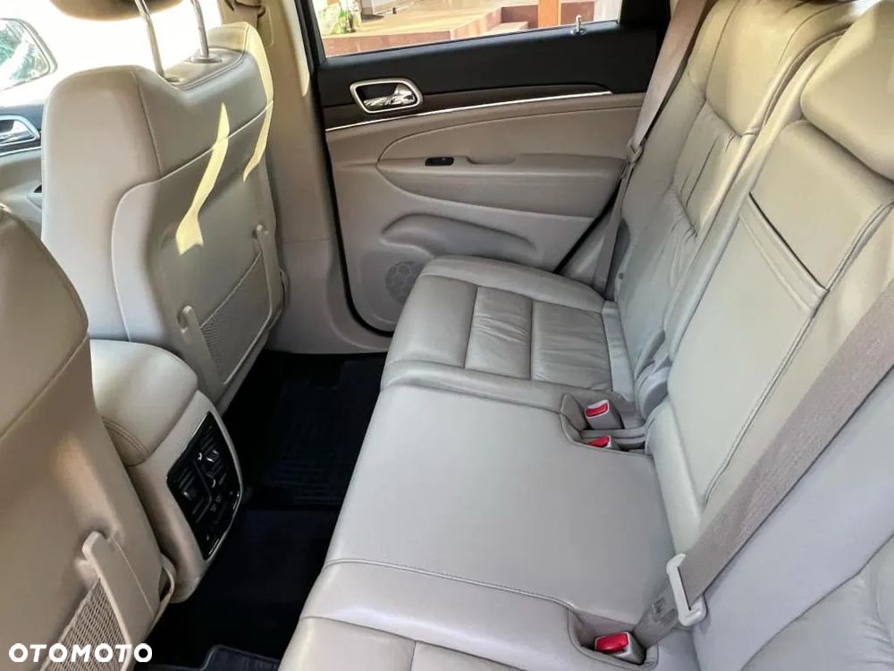 Jeep Grand Cherokee - 8
