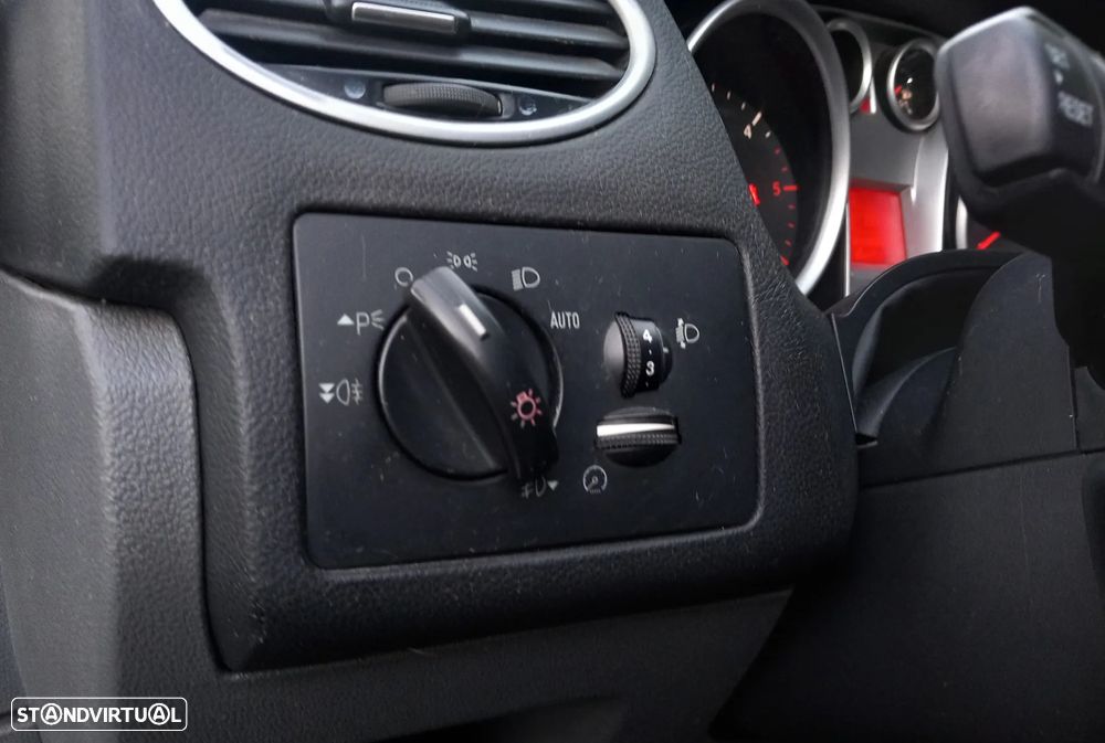 Ford Focus SW 1.6 TDCi Titanium - 15