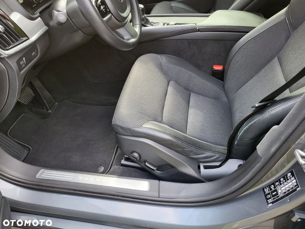 Volvo S90 D4 Momentum - 29