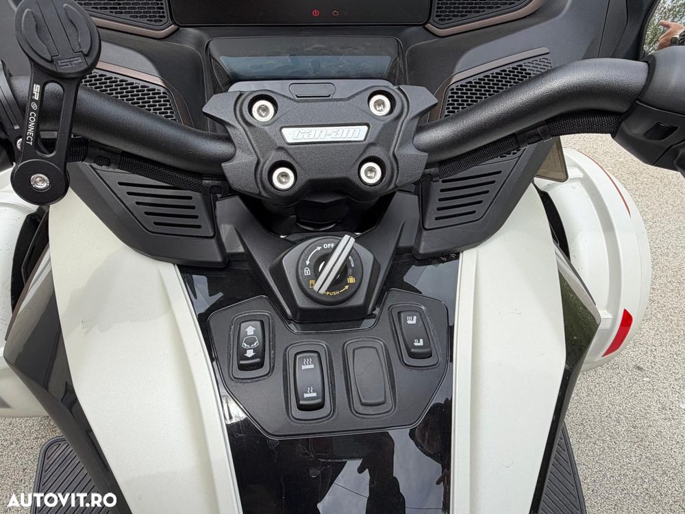 Can-Am Spyder - 7