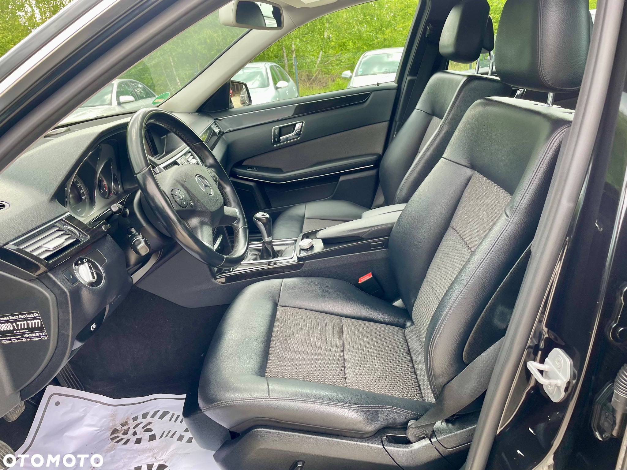 Mercedes-Benz Klasa E 200 CGI BlueEffICIENCY Avantgarde - 36