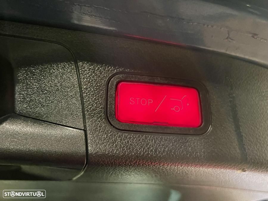 Mercedes-Benz GLA 250 e 8G-DCT Progressive - 34