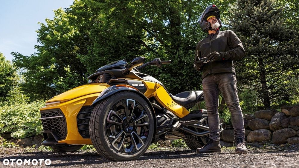 Can-Am Spyder - 10