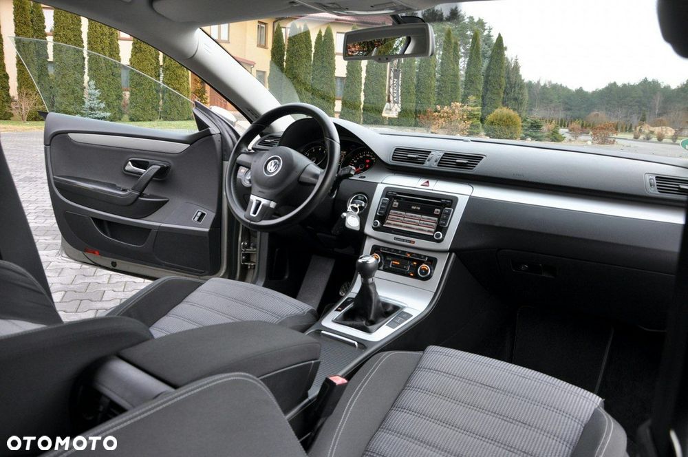 Volkswagen Passat CC - 25