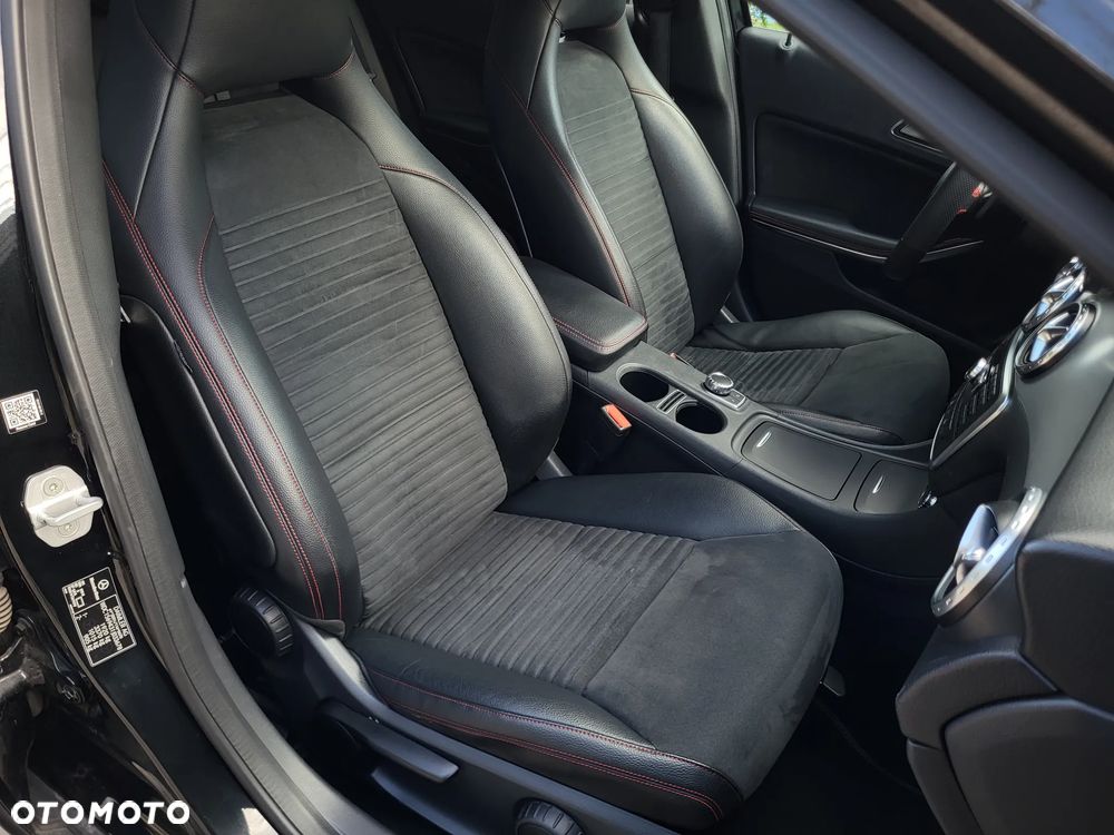 Mercedes-Benz GLA - 11