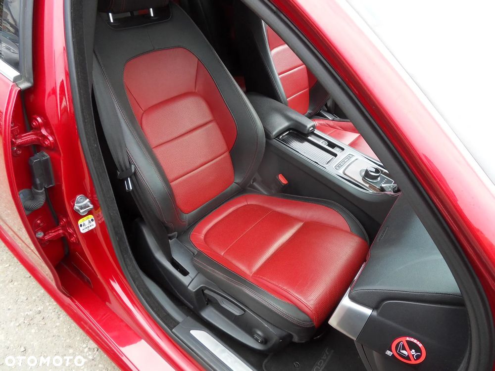 Jaguar XE E-Performance Pure - 14