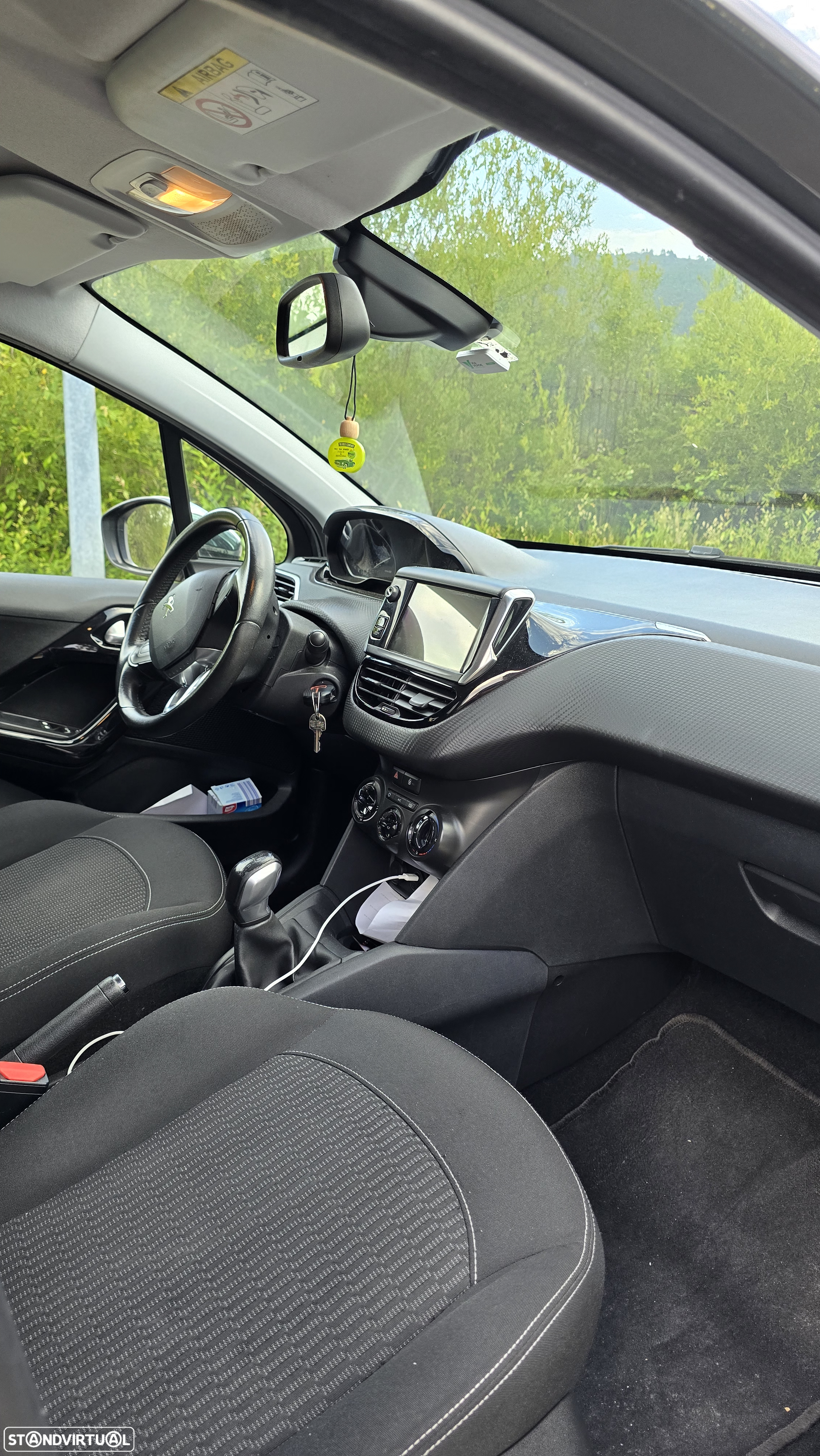 Peugeot 208 1.2 PureTech Style - 12