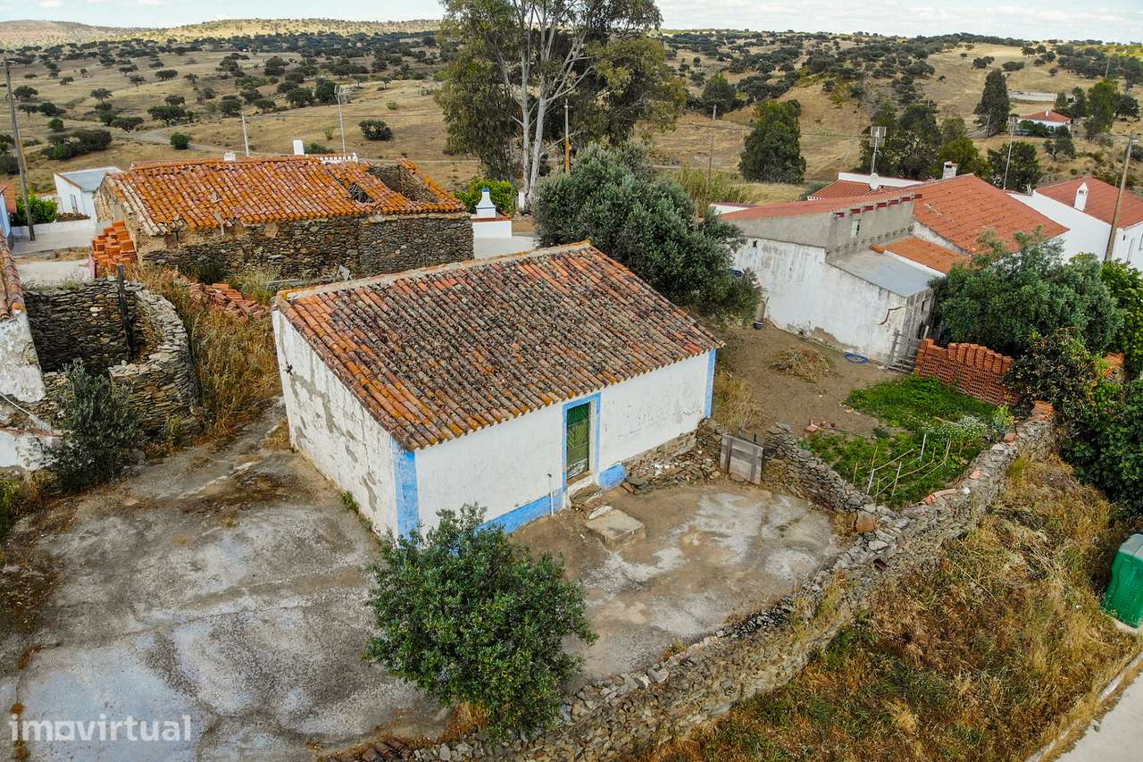 Monte com casas em Ruína  em Tamejoso – Excelente Oportunidade - Grande imagem: 3/11