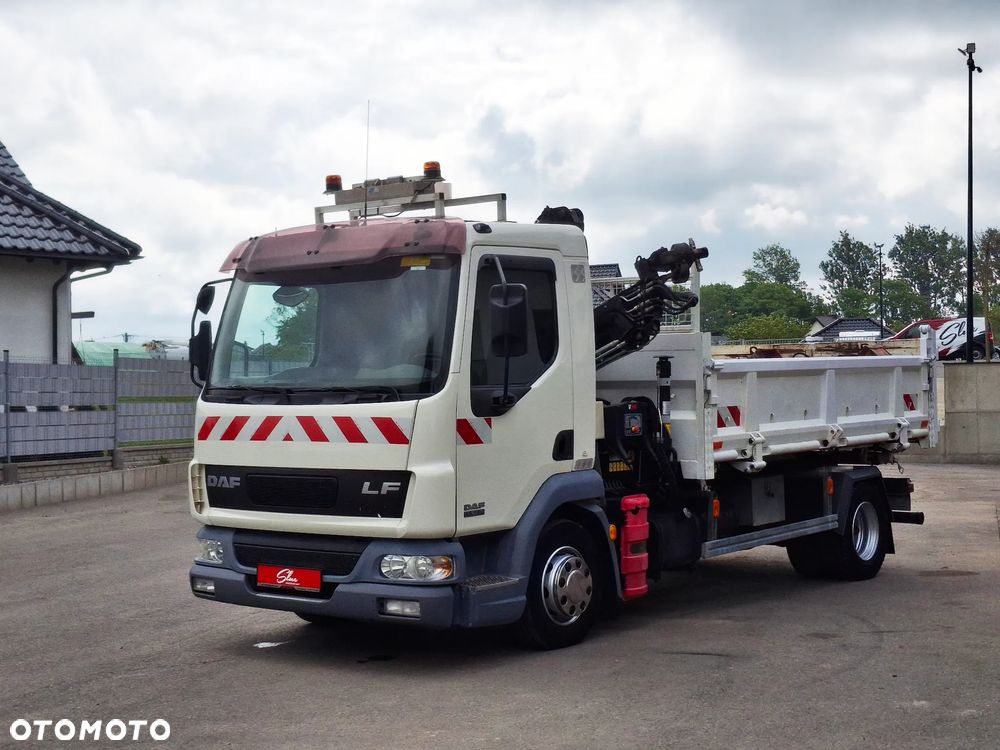 DAF LF 45.180 Wywrotka 3 Stronna + Hydroburta HDS HIAB Żuraw Dźwig Sterowanie Radiowe Łyżka Chwytak Obrotowy Dzielone Burty Hak Klimatyzacja Niski Przebieg Blokada Mostu Oświetlenie Ostrzegawcze - 4