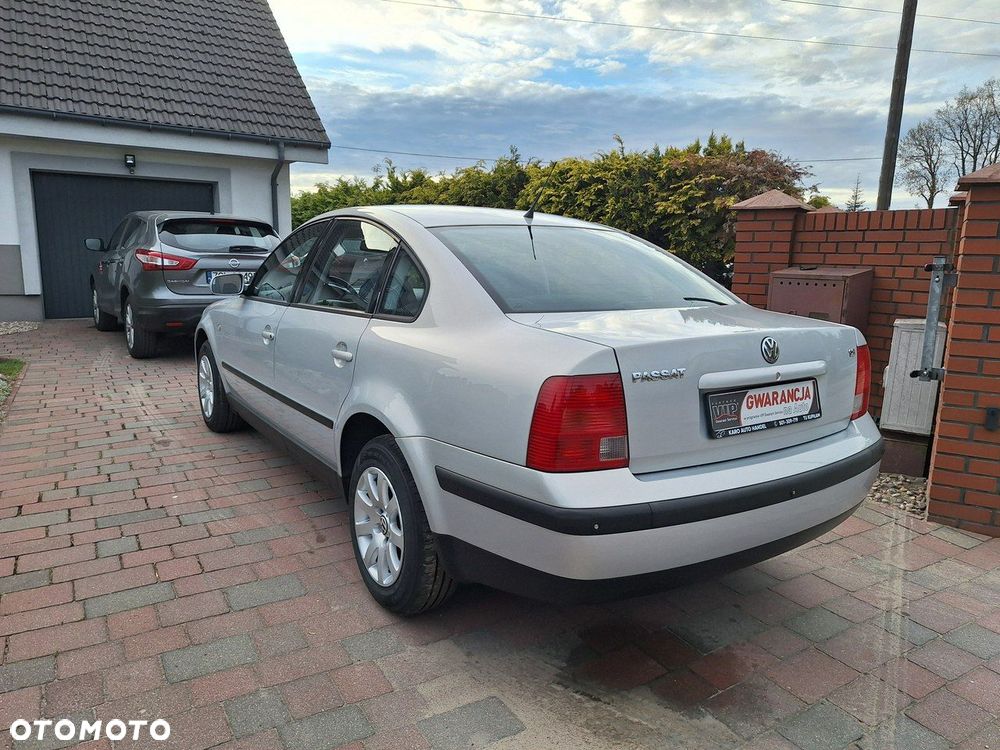 Volkswagen Passat - 10