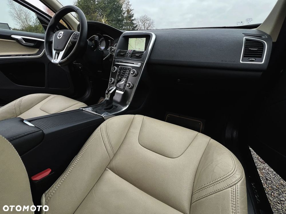 Volvo XC 60 D4 Geartronic Summum - 18