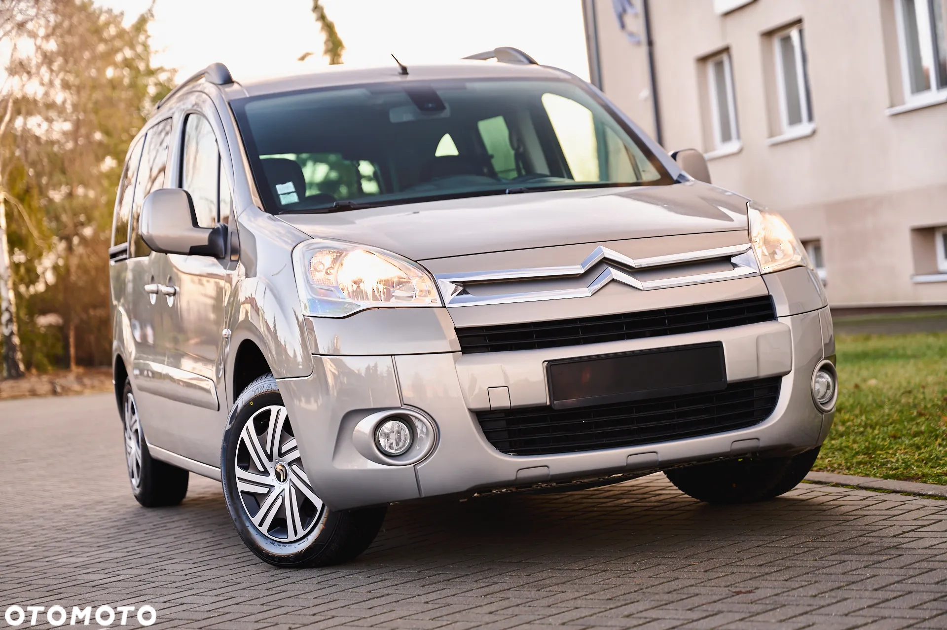 Citroën Berlingo II 1.6 HDi Multispace Plus - 23