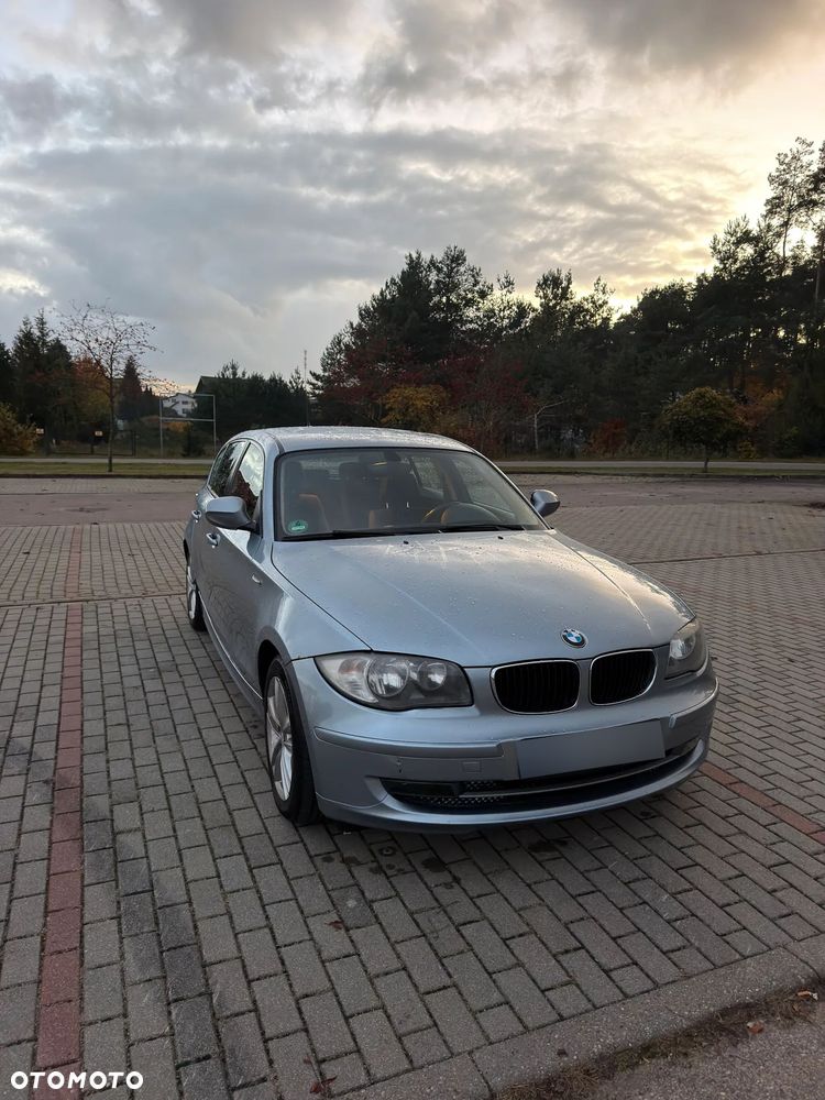 BMW 1 Series 2010 photo 2