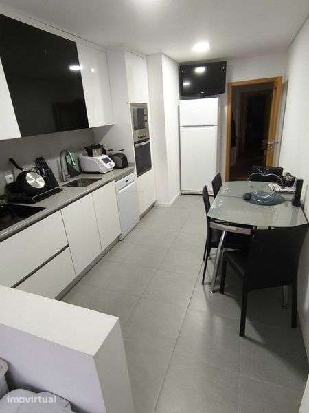 T2 c/ lugar de garagem e 2 arrumos - Grande imagem: 4/12