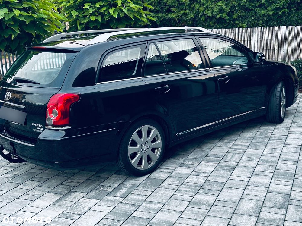 Toyota Avensis 2.0 D-4D - 11
