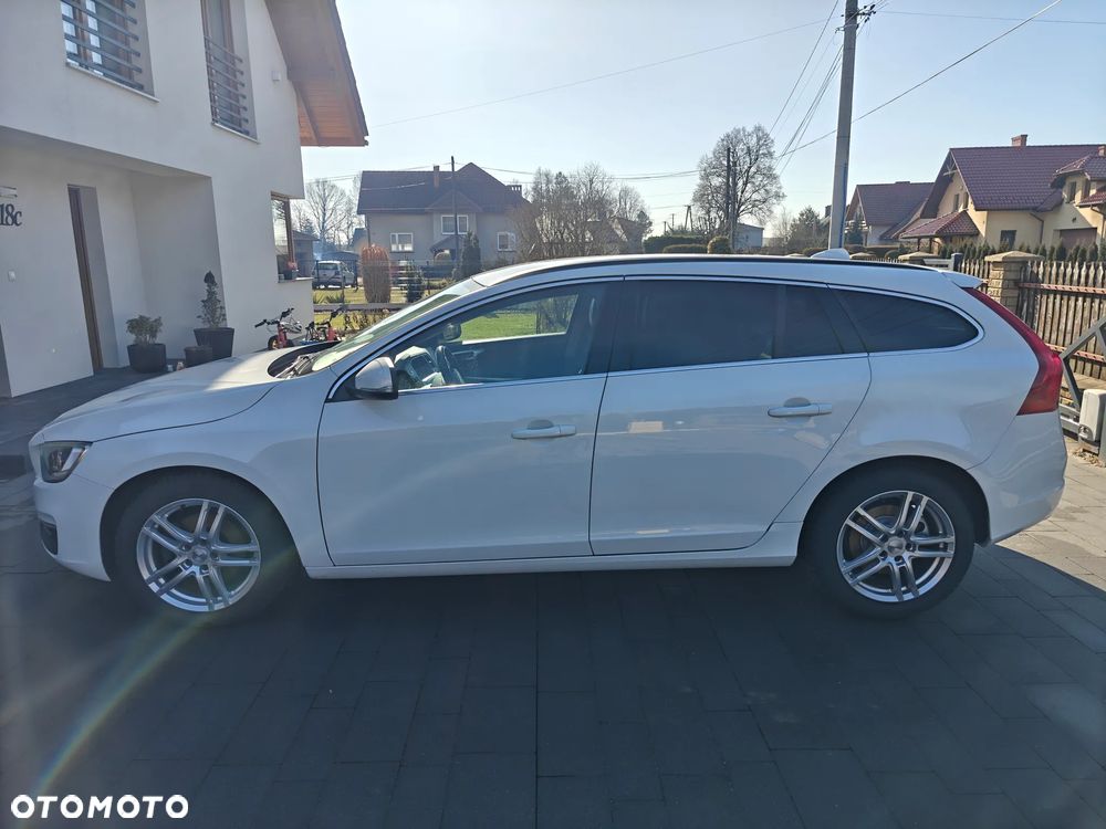Volvo V60 D3 Momentum - 4