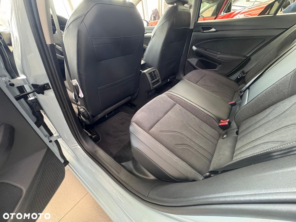 Volkswagen Golf - 18